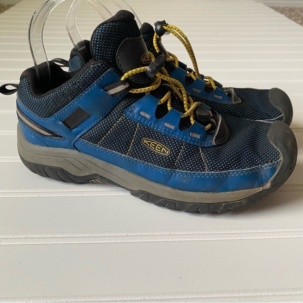 Keen | Boy's Targhee Sport Outdoor Hiking Shoes Size 4 Yellow Blue